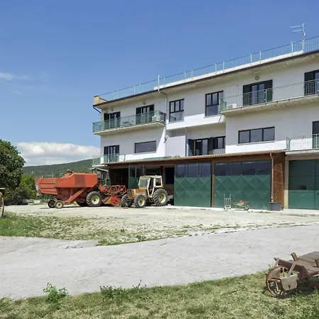 Farm stay Agriturismo Statale 17 *